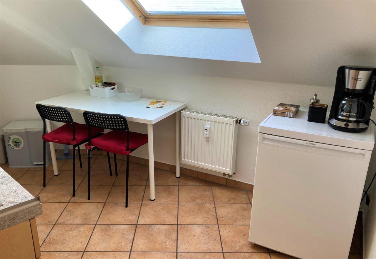 Gaestewohnung 4-Raum Wohnung Fuer 2-8 Personen Zwickau Exterior photo